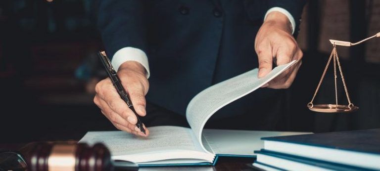 ¿Qué es la responsabilidad legal de profesionales o abogados?